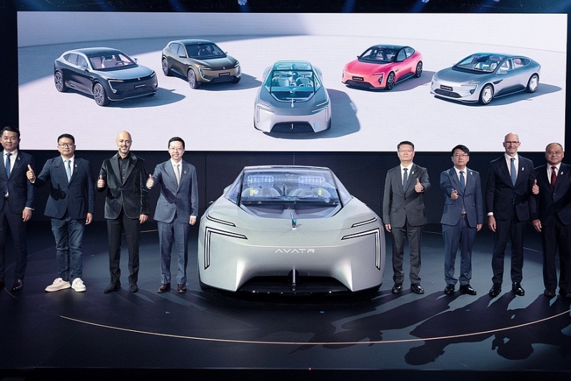 Changan провёл в Европе премьеру роскошного седана Avatr Vision Xpectra