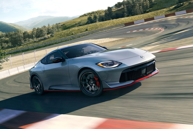 Для опытных водителей и коллекционеров: Nissan Z Nismo получит версию с МКП
