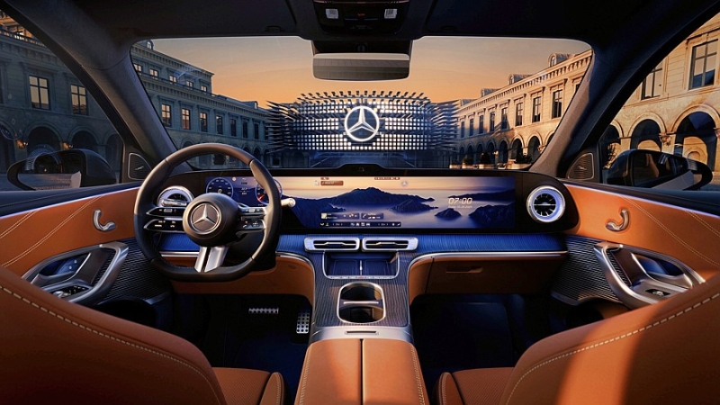 Экранная чума продолжает пожирать Mercedes-Benz: раскрыт салон нового GLC