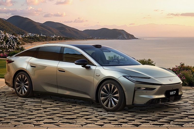 Флагманский седан Toyota bZ7 готовится к старту продаж: новые фото и подробности