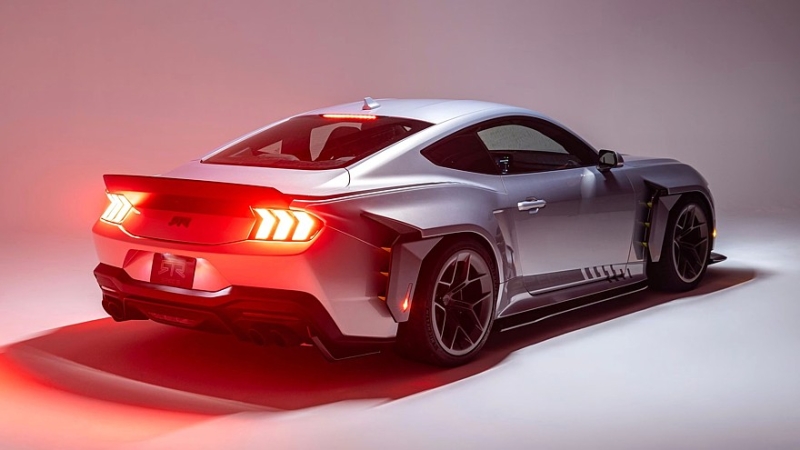 Ford Mustang RTR Spec 5: карбоновый обвес в стиле киберпанк, 882 л.с., можно выбрать МКП