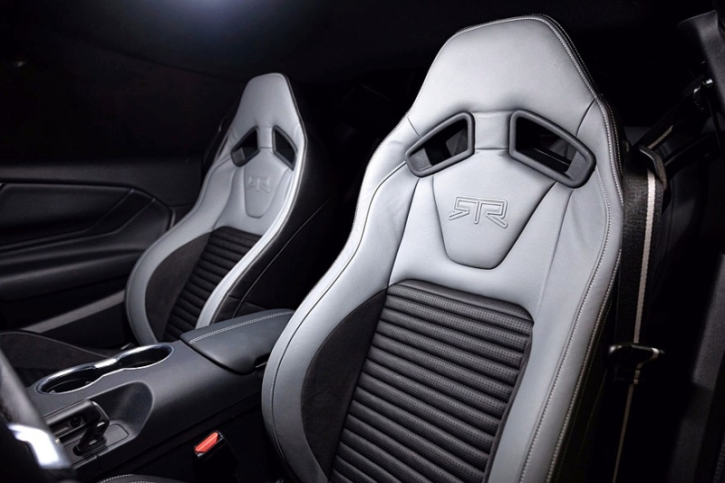 Ford Mustang RTR Spec 5: карбоновый обвес в стиле киберпанк, 882 л.с., можно выбрать МКП