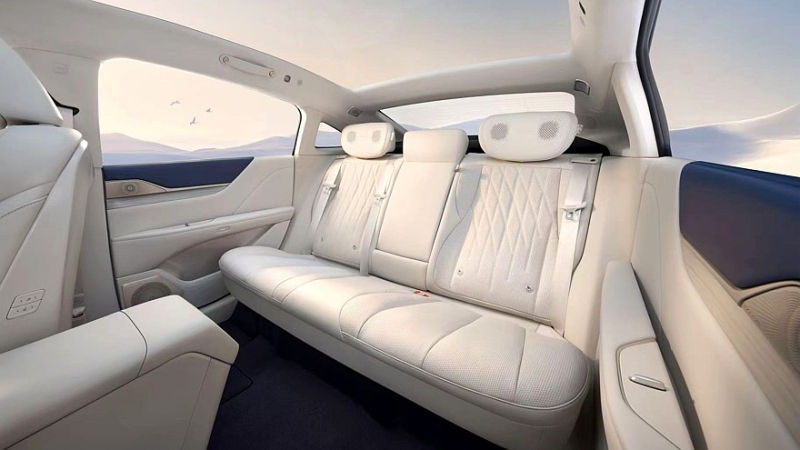 Китайский Buick Electra L7 готовится к премьере: библиотечная тишина и мощная &laquo;музыка&raquo;