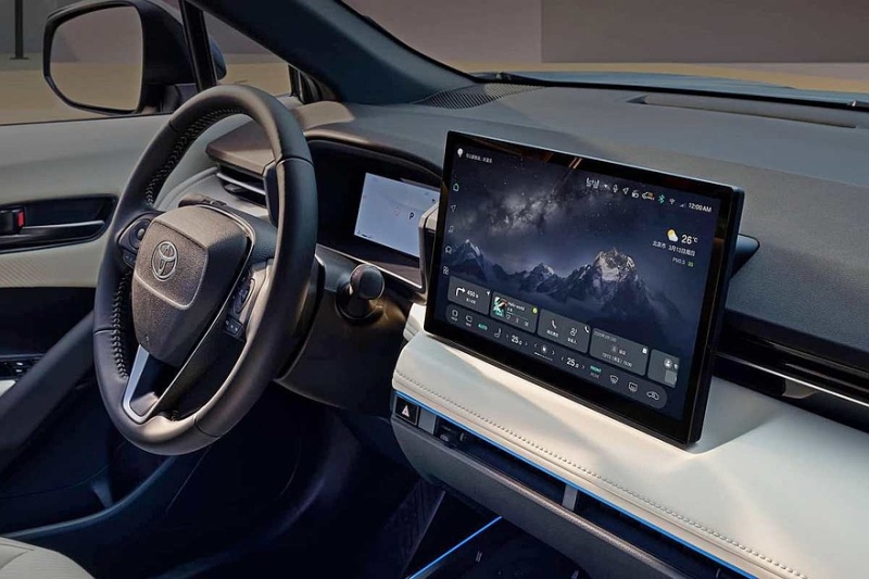 Кроссовер Toyota Frontlander после рестайлинга отдалился от Corolla Cross