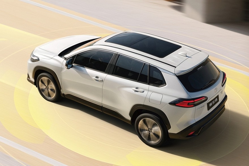 Кроссовер Toyota Frontlander после рестайлинга отдалился от Corolla Cross