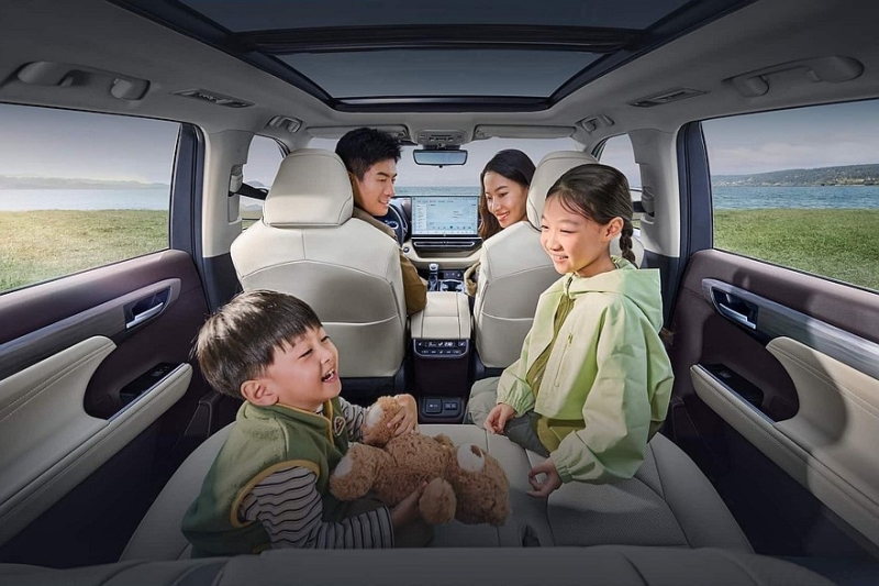 Кроссовер Toyota Highlander получил новый интерьер, но пока не для всех рынков