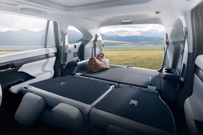 Кроссовер Toyota Highlander получил новый интерьер, но пока не для всех рынков