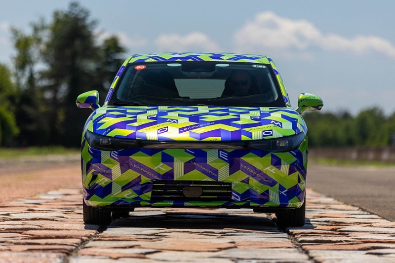 Lafa 5 от марки Leapmotor, которую продвигает Stellantis: &laquo;живые&raquo; фото и расшифровка названия