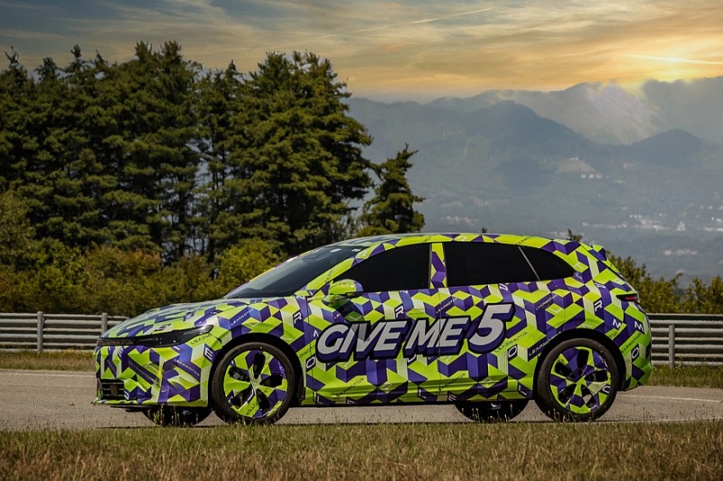 Lafa 5 от марки Leapmotor, которую продвигает Stellantis: &laquo;живые&raquo; фото и расшифровка названия