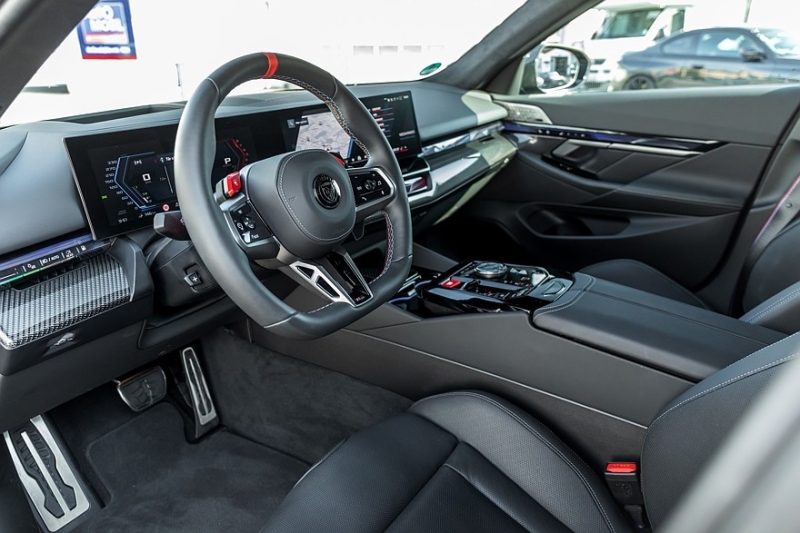 Manhart MH5 900E: серьёзный допинг и лёгкий макияж для баварского &laquo;бегемота&raquo;