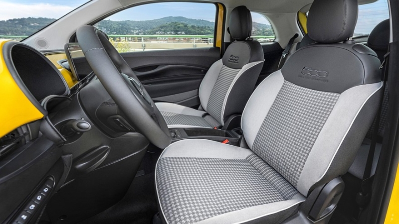 Новый бензиновый Fiat 500: раскрыты технические характеристики и цена дебютной версии