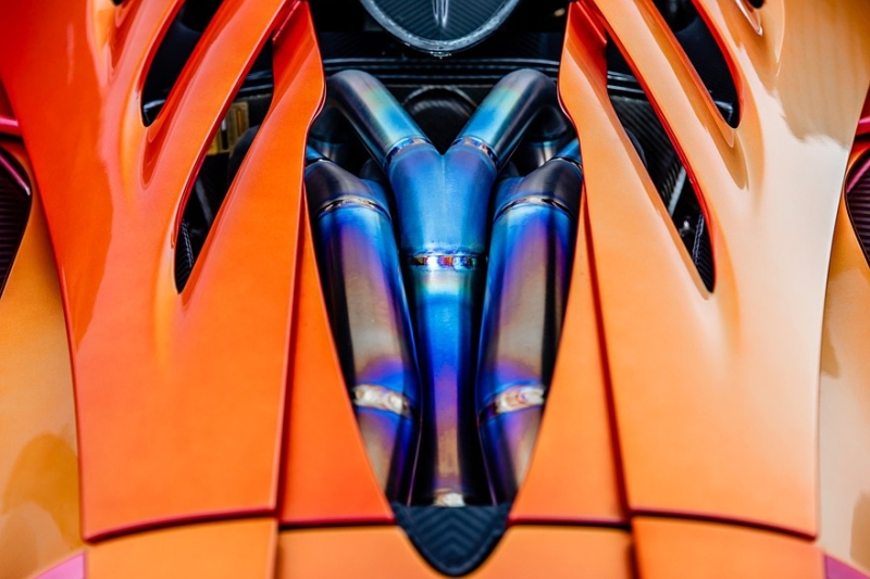 Похожий на ксеноморфа суперкар Apollo Evo с мотором V12 показался в серийном виде