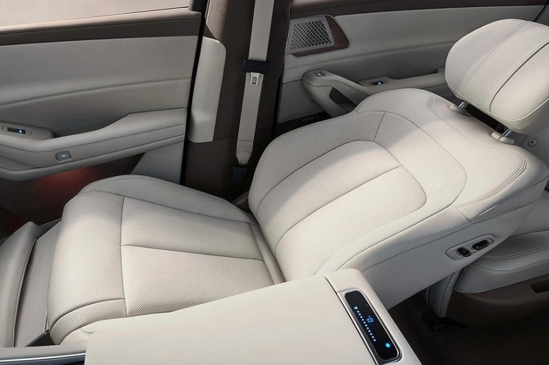 Представлен кроссовер Denza N8L от BYD: младший, но не менее роскошный