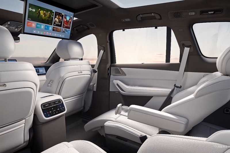 Представлен кроссовер Denza N8L от BYD: младший, но не менее роскошный