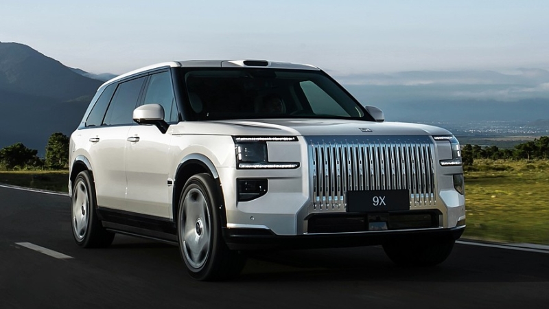 Роскошный гибридный кроссовер Zeekr 9X вышел на рынок: 1400 л.с. и 3,1 с до &laquo;сотни&raquo;