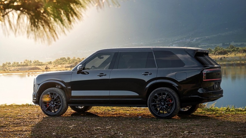 Роскошный гибридный кроссовер Zeekr 9X вышел на рынок: 1400 л.с. и 3,1 с до &laquo;сотни&raquo;