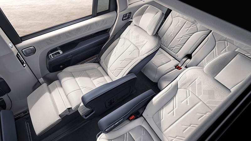 Роскошный гибридный кроссовер Zeekr 9X вышел на рынок: 1400 л.с. и 3,1 с до &laquo;сотни&raquo;