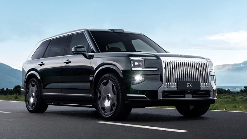 Роскошный гибридный кроссовер Zeekr 9X вышел на рынок: 1400 л.с. и 3,1 с до &laquo;сотни&raquo;