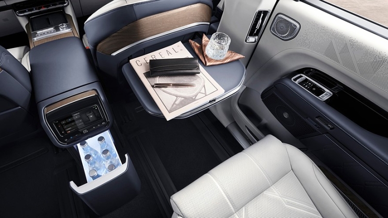 Роскошный гибридный кроссовер Zeekr 9X вышел на рынок: 1400 л.с. и 3,1 с до &laquo;сотни&raquo;