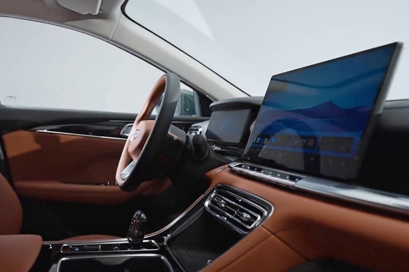 Седан Geely Emgrand нового поколения: показан интерьер