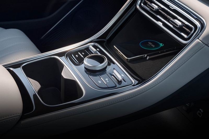 Седан Geely Galaxy Starshine 6 доступен к заказу, на очереди &ndash; родственный новый Emgrand