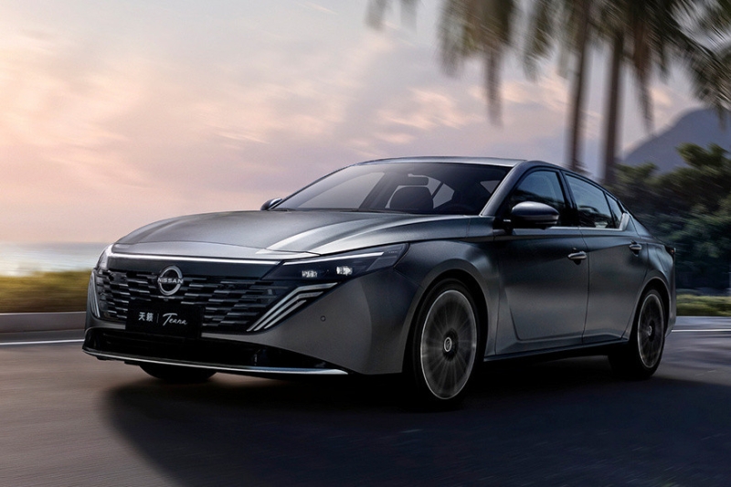 Седан Nissan Teana Plus снова показали на фирменных изображениях