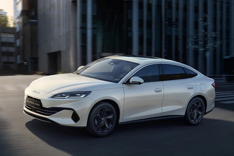 Семейство BYD Seal 6 DM-i выходит на европейский рынок: седан и универсал