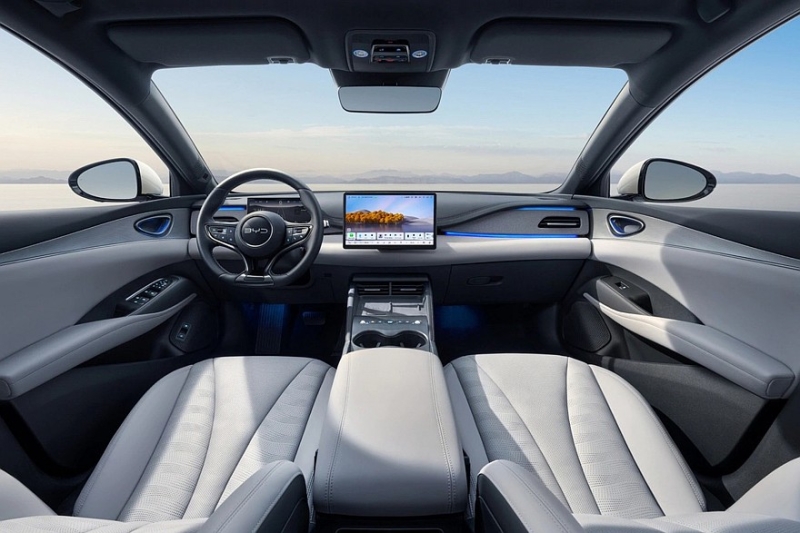 Семейство BYD Seal 6 DM-i выходит на европейский рынок: седан и универсал