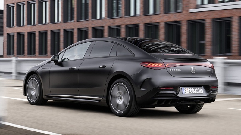 Скорая отставка: Mercedes может через несколько месяцев завершить выпуск EQE и EQE SUV