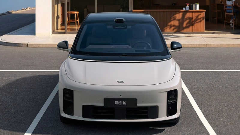 То же яйцо, только поменьше: младший кроссовер Li i6 готовится к выходу на рынок