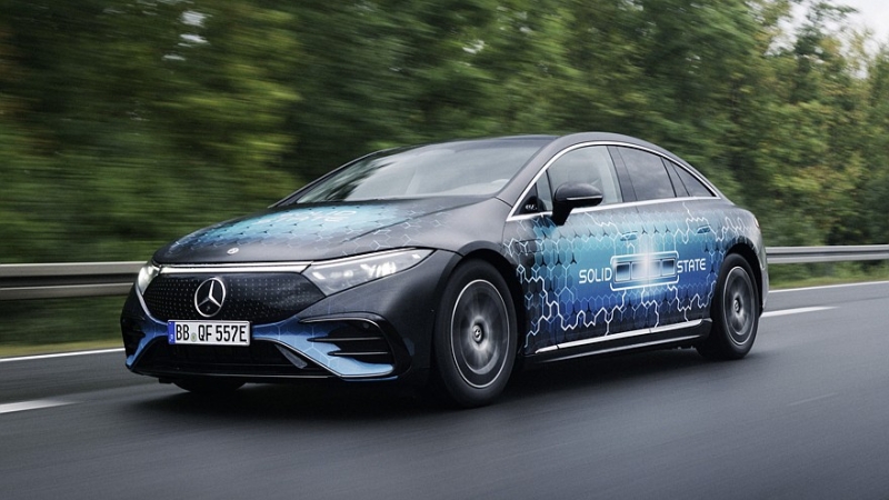 У Mercedes-Benz EQS подрастёт запас хода: марка тестирует новую твердотельную батарею