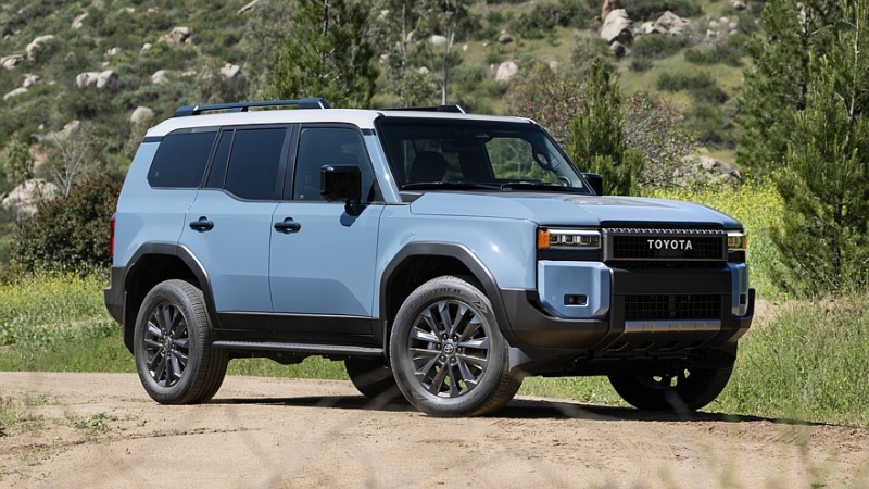 У Toyota Land Cruiser Prado и RAV4 могут появиться электрические версии