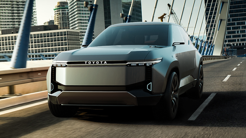 У Toyota Land Cruiser Prado и RAV4 могут появиться электрические версии