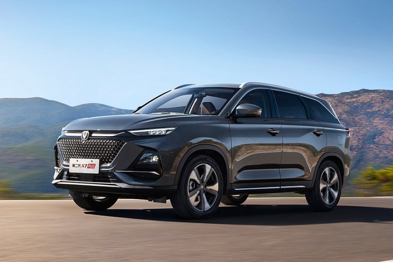 Changan CS75 Pro, бывший «престижный» Oshan, получил новый салон и более мощный мотор