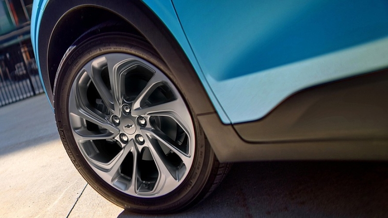 Chevrolet Bolt вернулся: только кроссовер, освежённый дизайн, новое &laquo;железо&raquo;