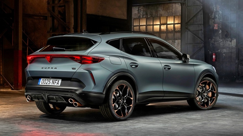 Cupra Formentor VZ5 с 390-сильной &laquo;турбопятёркой&raquo; Audi неожиданно вернулся на рынок