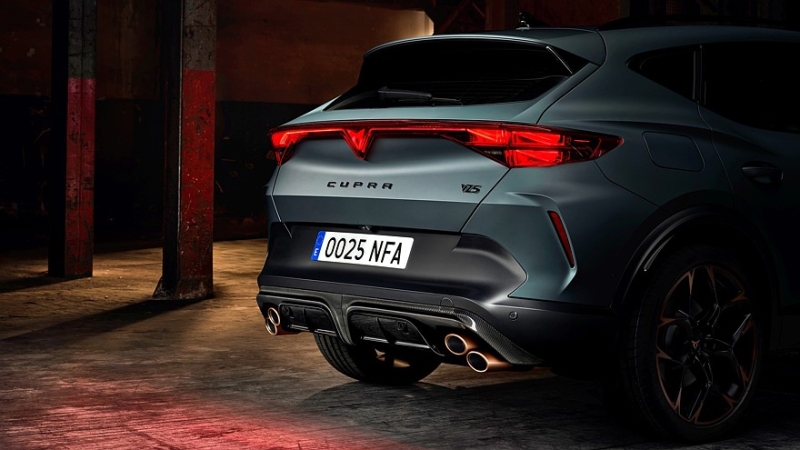Cupra Formentor VZ5 с 390-сильной &laquo;турбопятёркой&raquo; Audi неожиданно вернулся на рынок