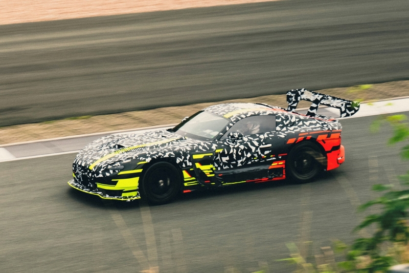 Длинный нос, высокий хвост: Mercedes-AMG готовит конкурента Porsche 911 GT2 RS