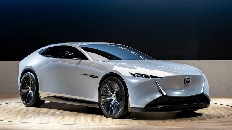 Эффектные новинки от Mazda: роторное кросс-купе и предвестник новой Mazda 2