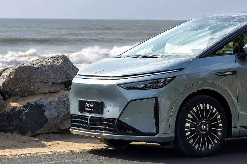 Гибридный минивэн Xpeng X9 EREV похвастался выдающейся дальнобойностью