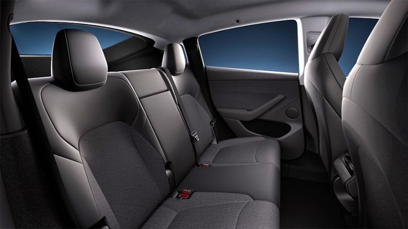 Голые и смешные: Tesla представила &laquo;дешёвые&raquo; Model Y Standard и Model 3 Standard