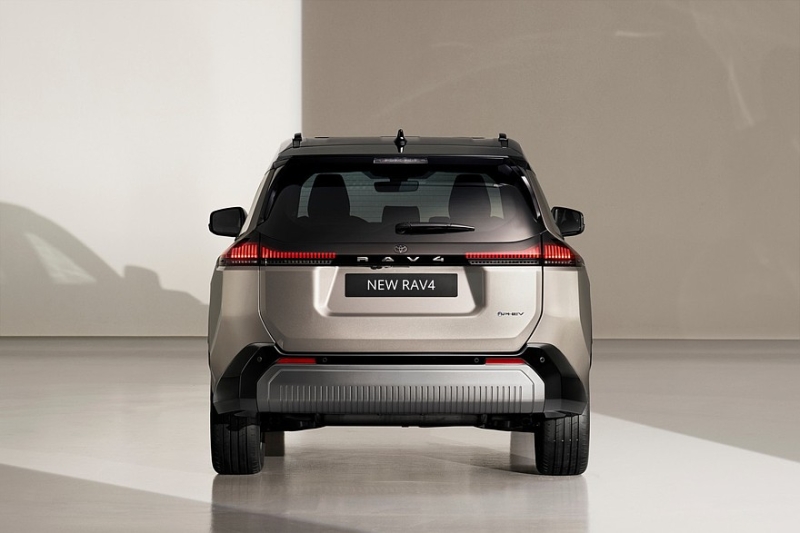 Кроссовер Toyota RAV4 нового поколения приготовился к старту продаж