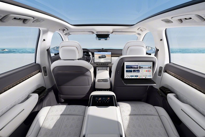 Кроссовер Zeekr 7X обновлён через год после запуска: больше комфорта, мощности и запаса хода