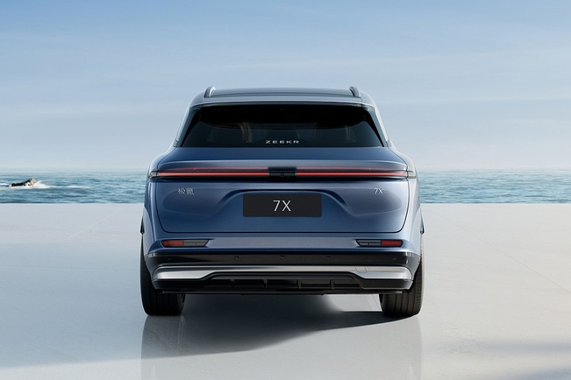 Кроссовер Zeekr 7X обновлён через год после запуска: больше комфорта, мощности и запаса хода