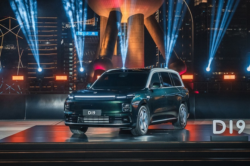 Leapmotor D19 вклинится в ставший тесным сегмент роскошных больших кроссоверов