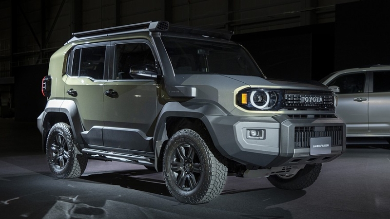 Маленький, брутальный и только с ДВС: рассекречен Toyota Land Cruiser FJ