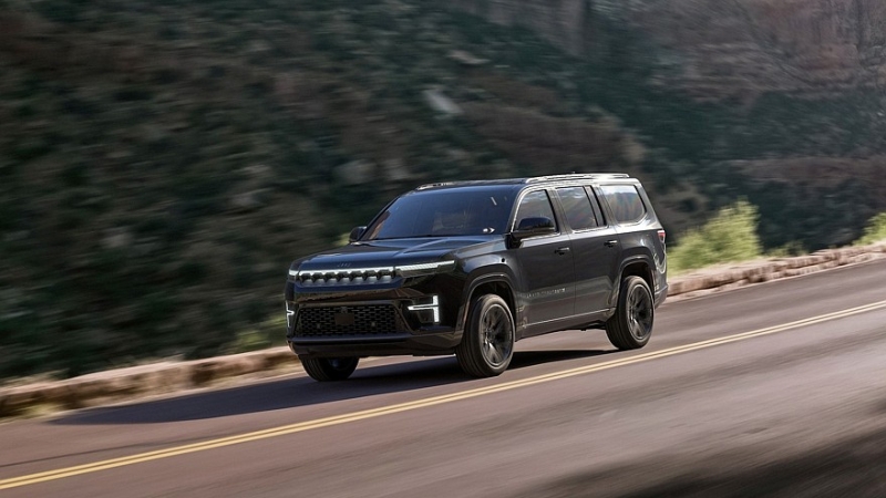 Обновлённый Jeep Grand Wagoneer: без хрома, без V8, но с мощной гибридной версией