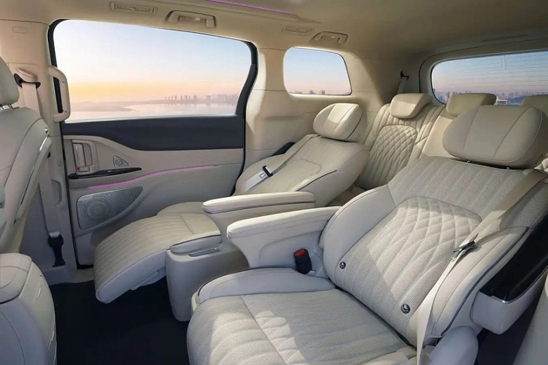 Обновлённый минивэн Voyah Dream едет в Россию: дополнение, а не замена