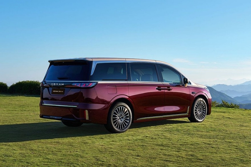 Обновлённый минивэн Voyah Dream едет в Россию: дополнение, а не замена