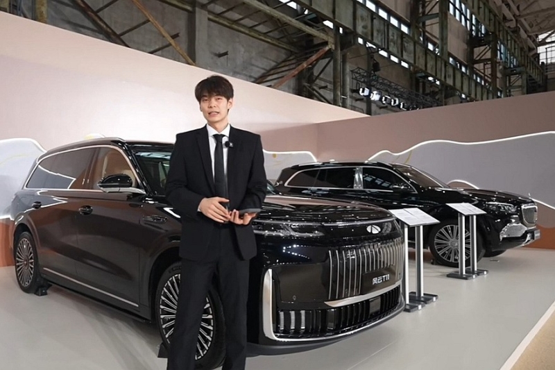 Представлен роскошный кроссовер Chery Fulwin T11. В России он появится под другим брендом